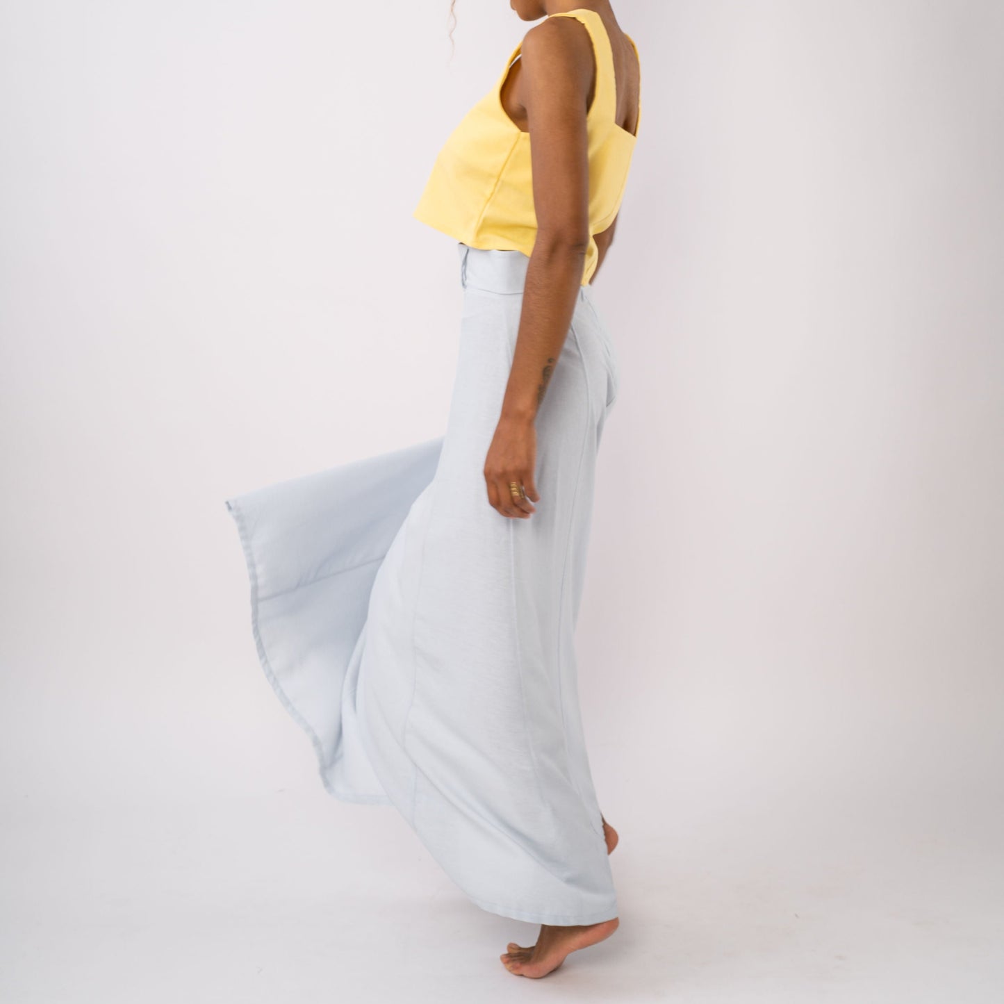 Falda larga Alba (tierra)