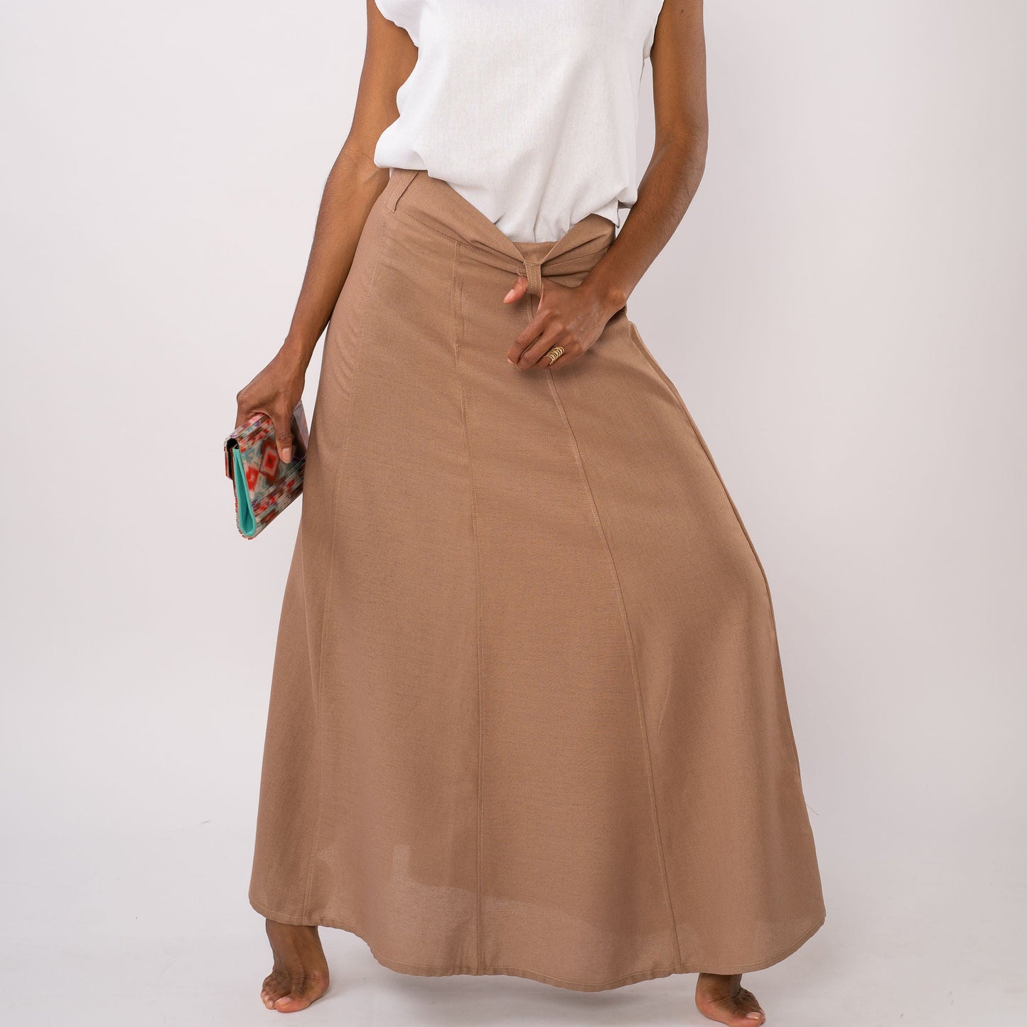 Falda larga Alba (tierra)
